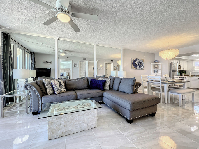 Interior 3, Oceania Beach Club 409, Volusia