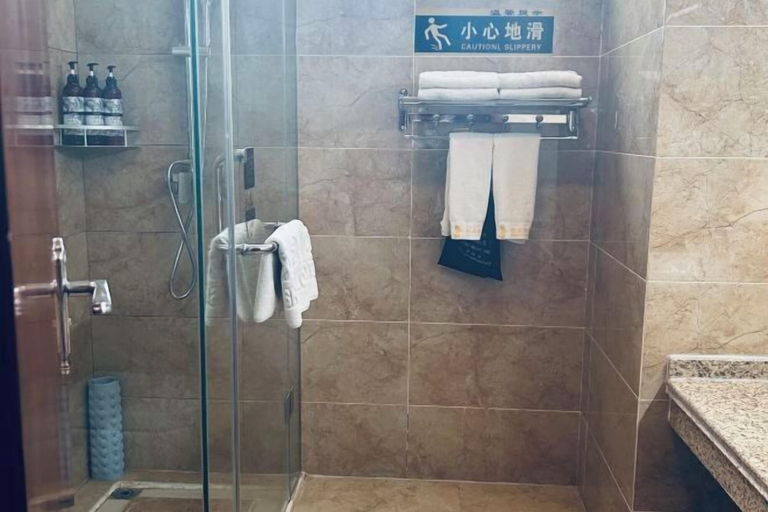 Bathroom, Shuang Long Hotel, Zhangye