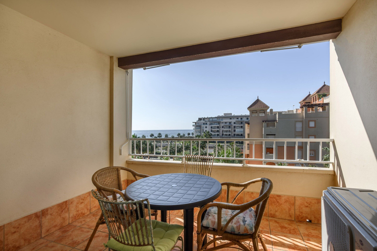 Outdoor dining, 2-bedroom Stay in Isla Canela, Huelva