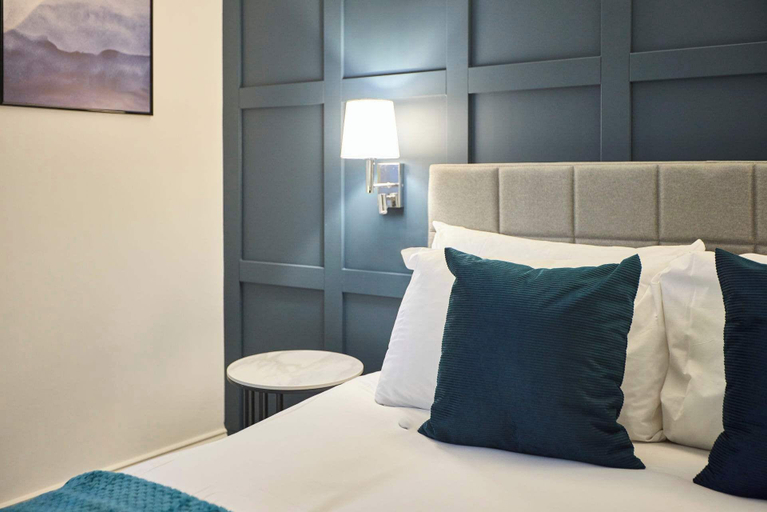 Room 4, Host Stay The Langley Hotel Apartment 11, North Yorkshire