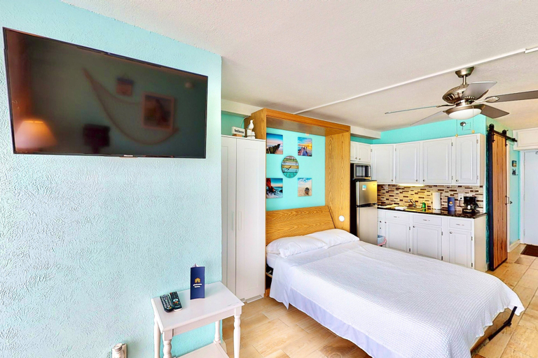 Interior 5, Daytona Beach Club 708, Volusia