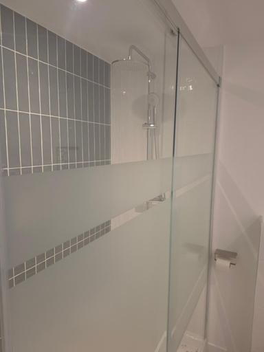 Bathroom 4, KYRIAD Fontenay Tresigny Hotel, Seine-et-Marne