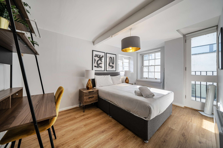 Room 3, Host Stay Apartment 11 Stanley Street, Sefton