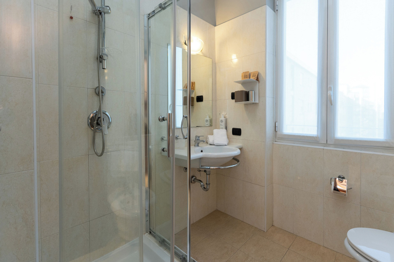Bathroom 5, Garibaldi Palace, Milano