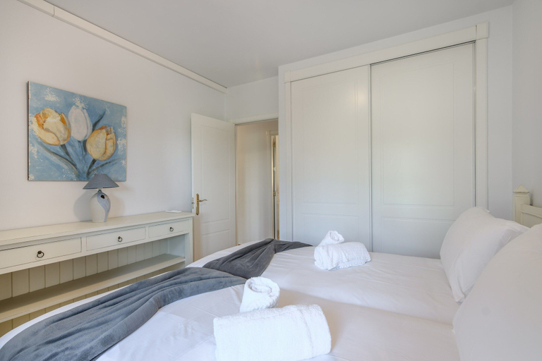 Room 5, Golfside Apartment for 6 Guests, Huelva