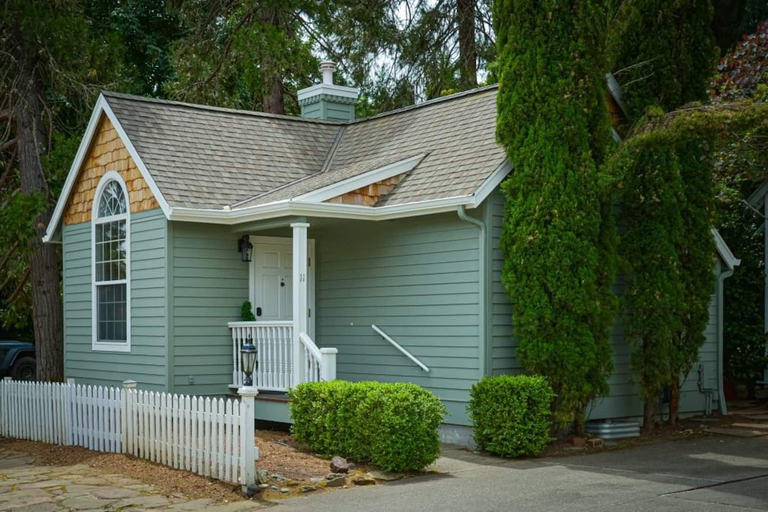 Room 5, Cottage Eleven in Jacksonville, Jackson