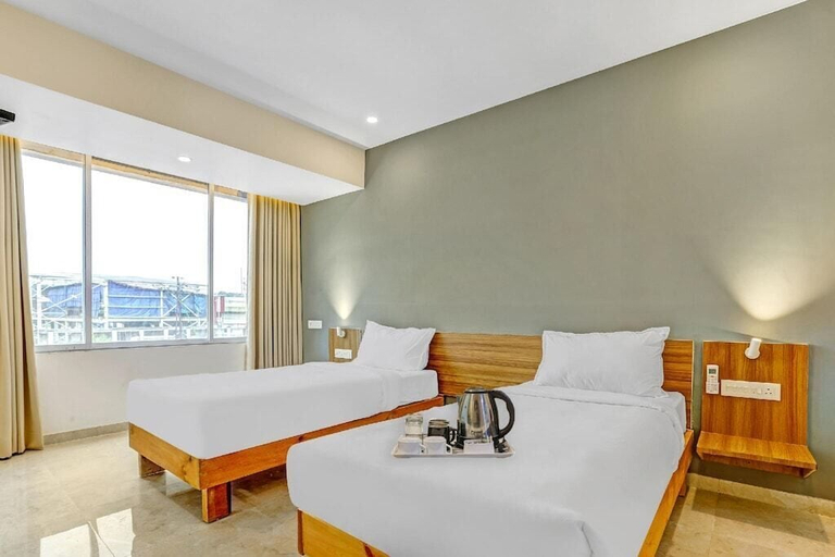Room 4, THE MOON HOTEL PANVEL, Raigarh