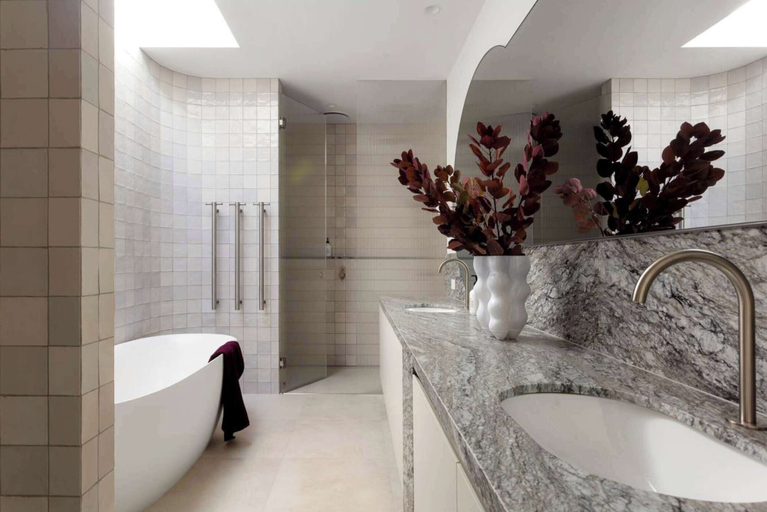 Room 5, Atelier Sorrento Pool Spa Walk To Beach, Melbourne