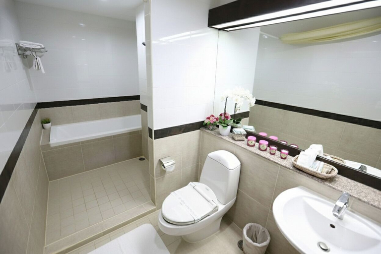 Bathroom 4, J - Town Serviced Apartments, Si Racha