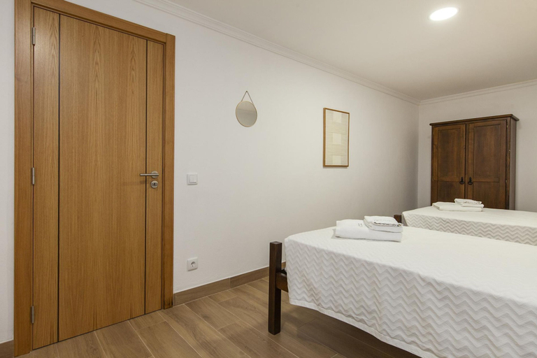 Room 2, HH 06 - 2 Bed Apartment in Olive Hills Guesthouse, Silves