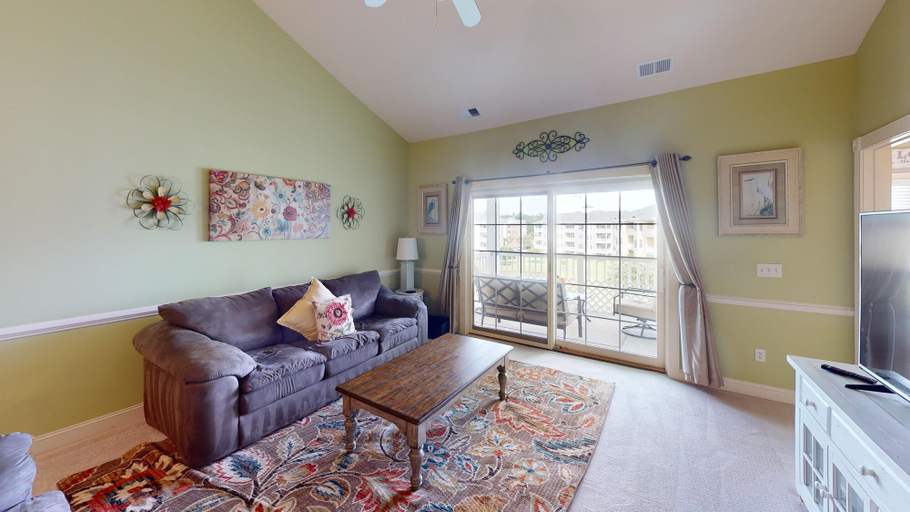 Interior 5, Magnolia Pointe Luster Leaf 4895-402, Horry