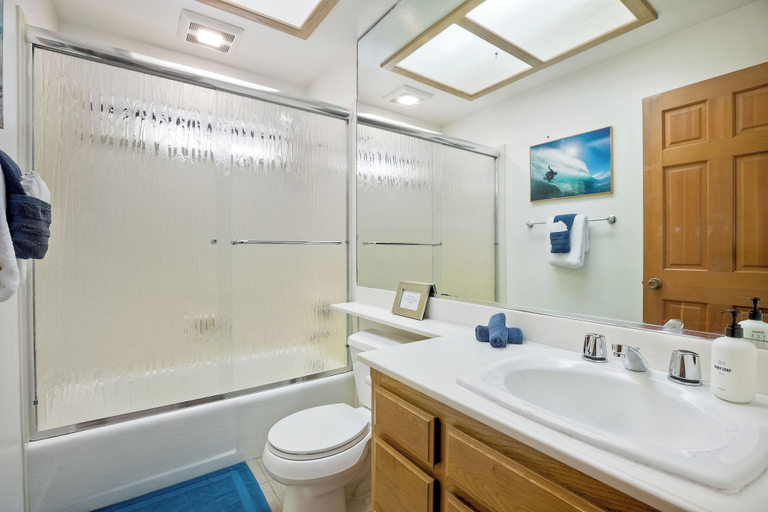 Bathroom 4, 2751 Ocean Street, San Diego