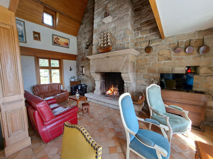 Others 5, Granite House in Brittany with Sea Views, Finistère