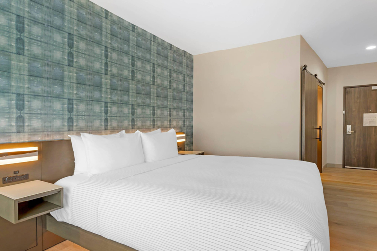 Bedroom 4, Cambria Hotel Fort Worth - Medical Center, Fort Worth