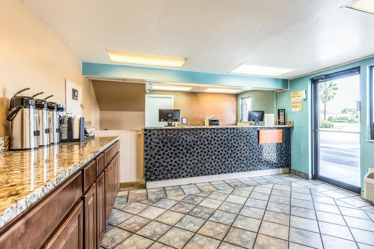 Public Area 3, Rodeway Inn Fairgrounds - Casino, Hillsborough