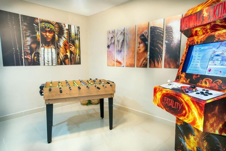 Game room 3, 5BR by Lleras Park w Arcade & Foosball, Medellín