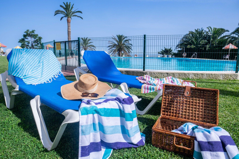 Pool 2, Bright Coastal Apartment With Pool, Málaga
