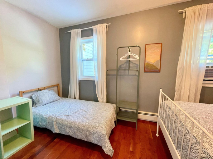 Room 5, Brooklyn 3BR Near Subways, New York