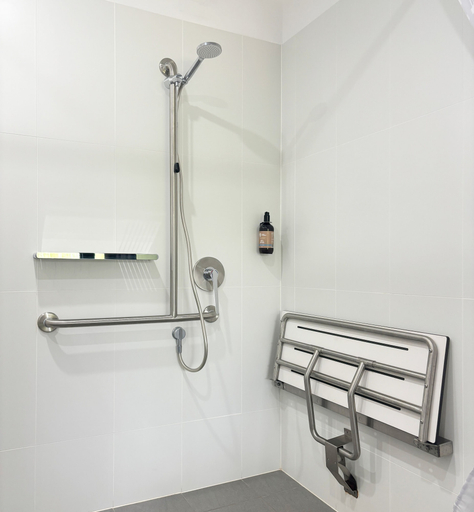 Bathroom, Yanawal Units, Nhulunbuy