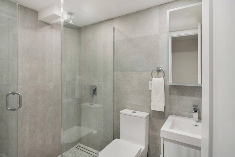 Room 2, 22-3b Sleek Modern 1BR Gramercy, New York