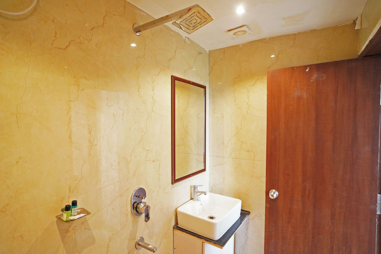 Bathroom 4, Hotel Tripka Square, Deoghar