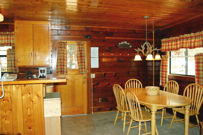 Interior 3, Cubby's Den, Mariposa