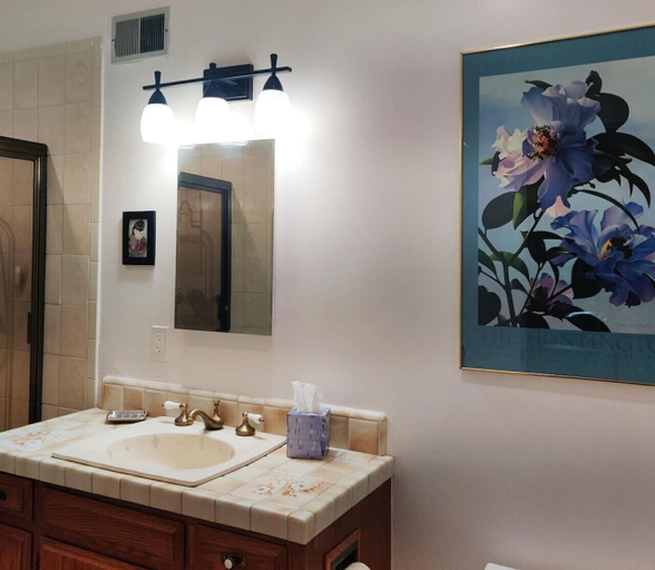 Bathroom 4, Skyhill Pool Game Room Walk to Universal Studios Theme Park, Los Angeles