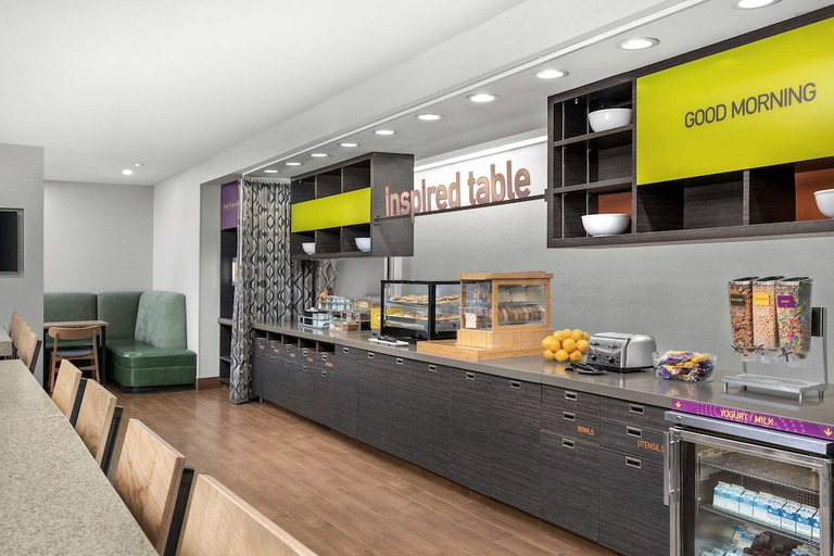 Food & Drinks 5, Home2 Suites by Hilton Tallahassee State Capitol, Leon