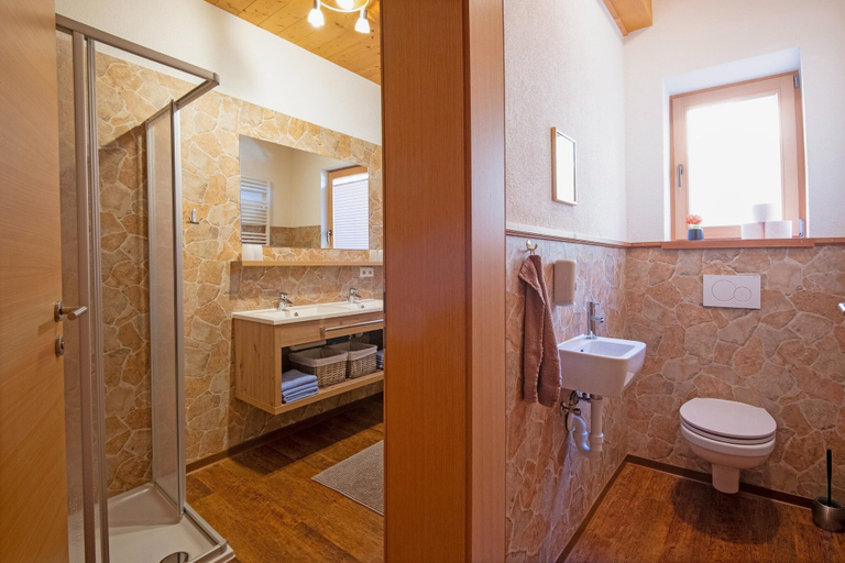 Bathroom 3, House in Zell am Ziller With Panoramic Views, Schwaz