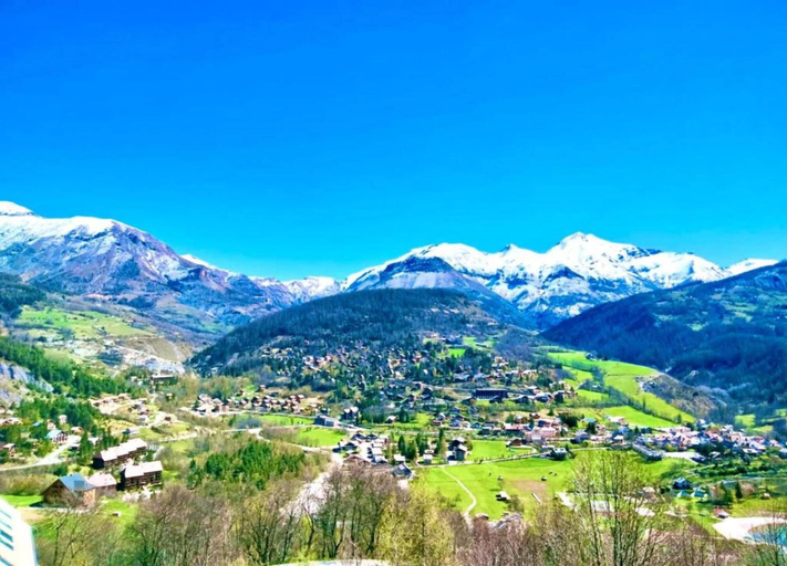 View from property 3, Apartment in France With Ski-in Access, Alpes-de-Haute-Provence