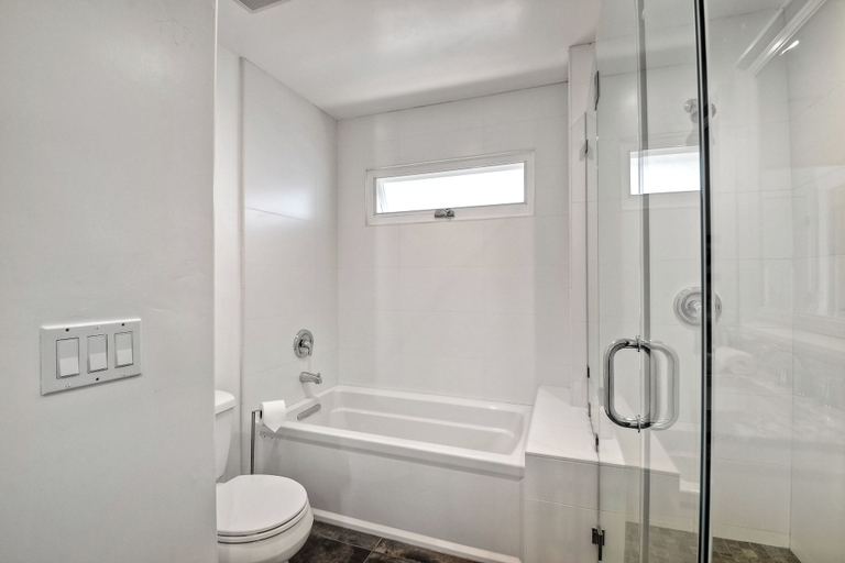 Interior 4, 3636 Carlsbad Blvd - Lower, San Diego
