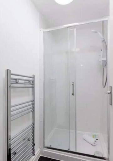 Bathroom 4, The residency rooms liverpool, Sefton