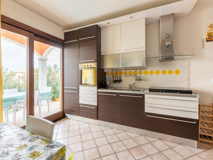 Private kitchen 2, Apt con Giardino, a 300-metre-tall Mare, Sassari