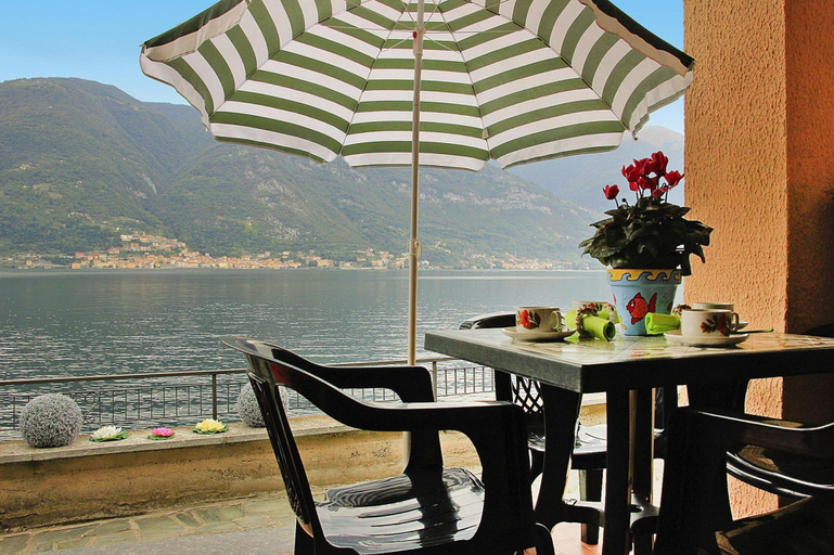 Dining 5, Apartment in Lezzeno by Lake Como's Serenity, Como