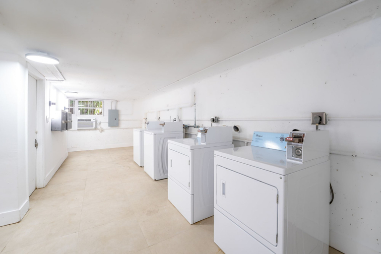 Room 5, TWO Bedroom Apartment, Miami-Dade