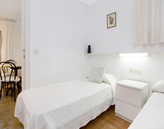 Others 4, Barca Apartment for 6 Persons, Girona