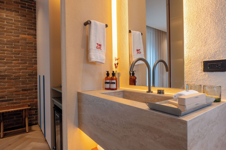 Bathroom 2, The Cut Hotel, Medellín