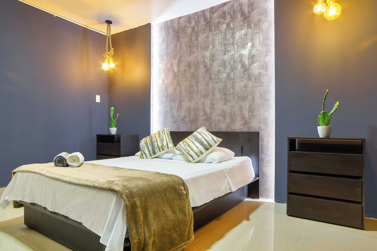 Room 2, 5BR by Lleras Park w Arcade & Foosball, Medellín