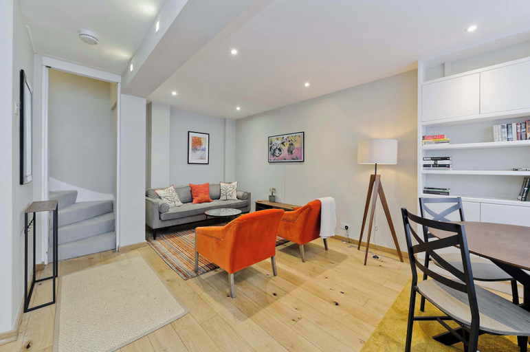 Others 5, 2 Bedroom Mews House, Marble Arch, London