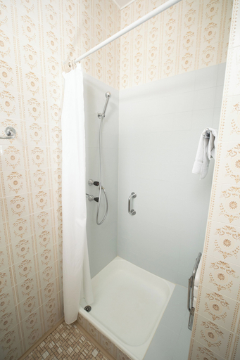 Bathroom 5, J5 Hotels Helvetie Montreux, Pays-d'Enhaut