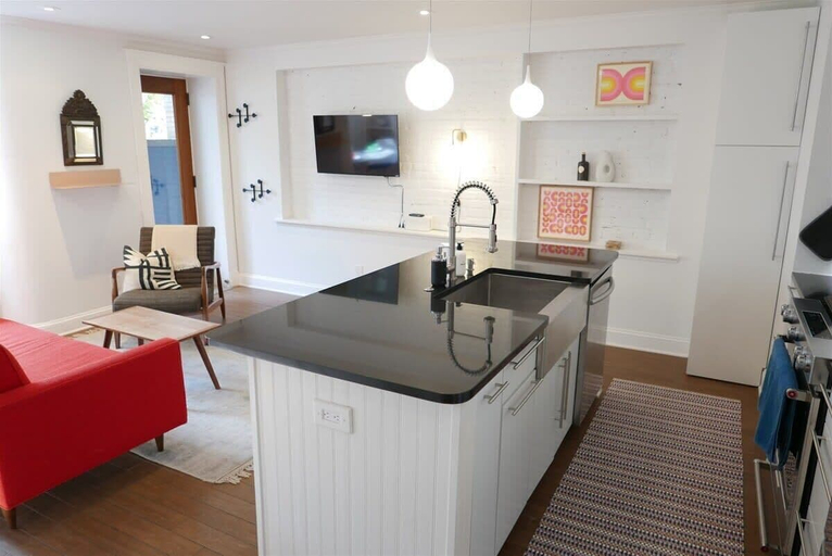Interior 5, Heart of Mount Pleasant - With Parking!, Washington D.C.