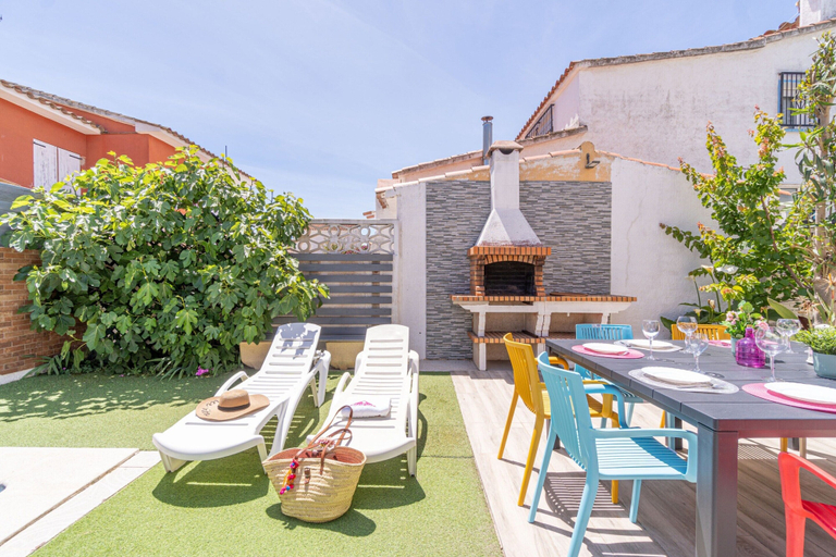 Exterior 2, Sunlit Villa Near Sandy Beach, Girona