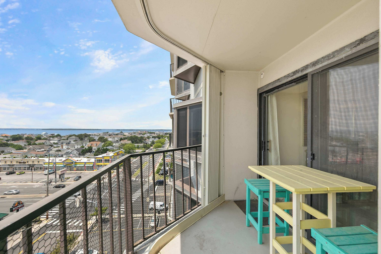 Interior 5, Stunning Condo Oceanview, Worcester