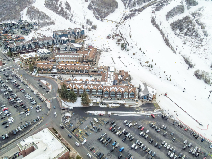 Interior 4, Slope-side Serenity, Summit
