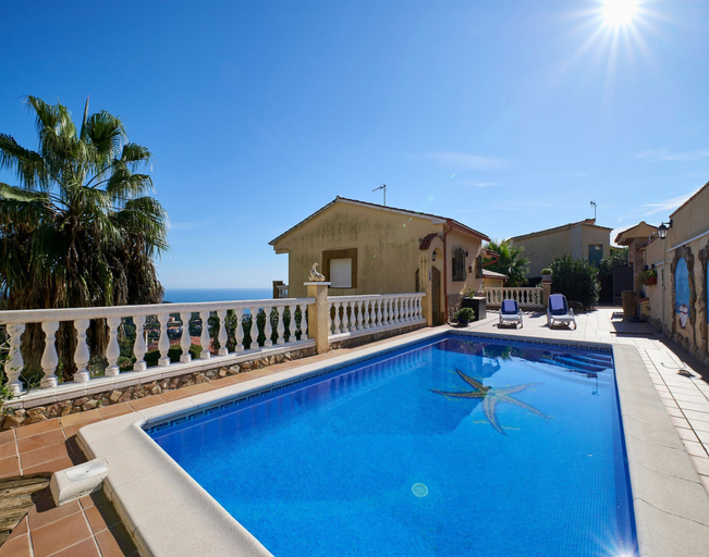 Pool 3, Charming 3-bedroom Villa in Lloret de Mar, Girona