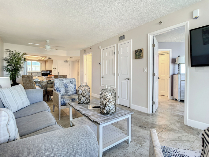 Interior 5, Oceania Beach Club 408, Volusia