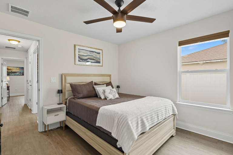 Room 4, Modern 4BR Retreat Near Beach Heated Pool, Flagler