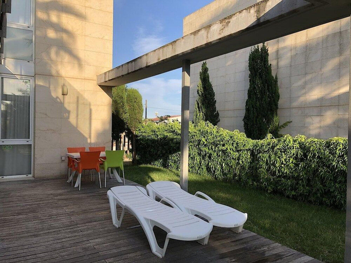 Balcony 3, La Escala Apartment Near Beach for 3, Girona
