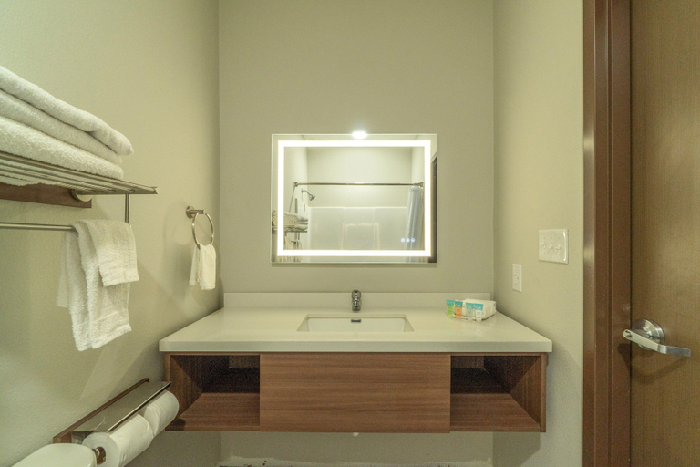 Bathroom 5, Efficiency De Luxe Sulphur Near Lake Charles I 10, Calcasieu