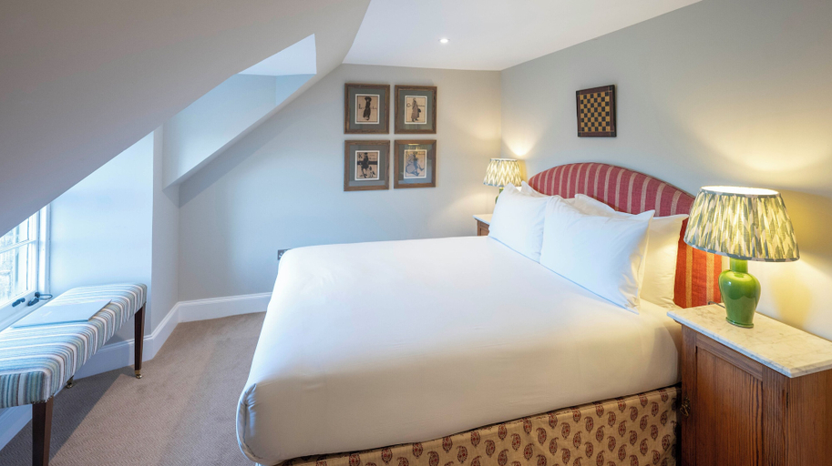 Room 2, Rosebery Estate, Midlothian